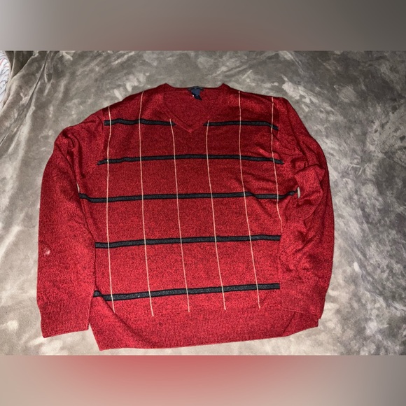 Men’s Dockers XL Red V-Neck Sweater with Gold & Black Stripes – Classic &‎ Cozy - Picture 2 of 11